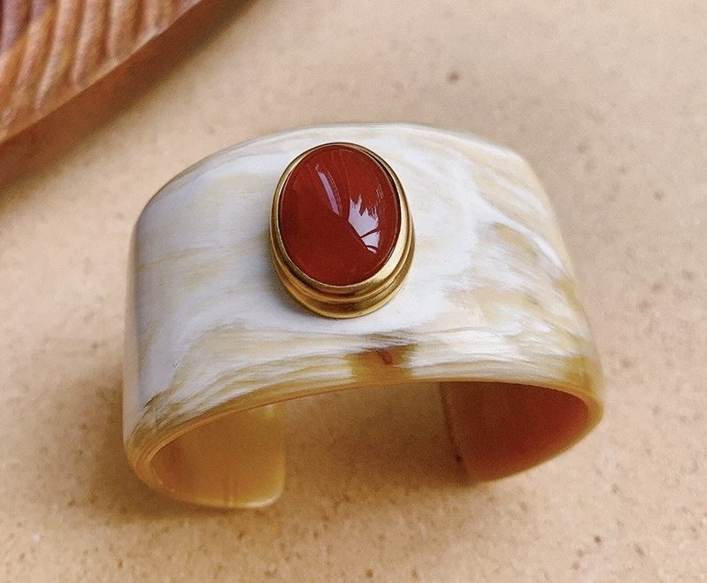 Manchette Gaia — Carnelian